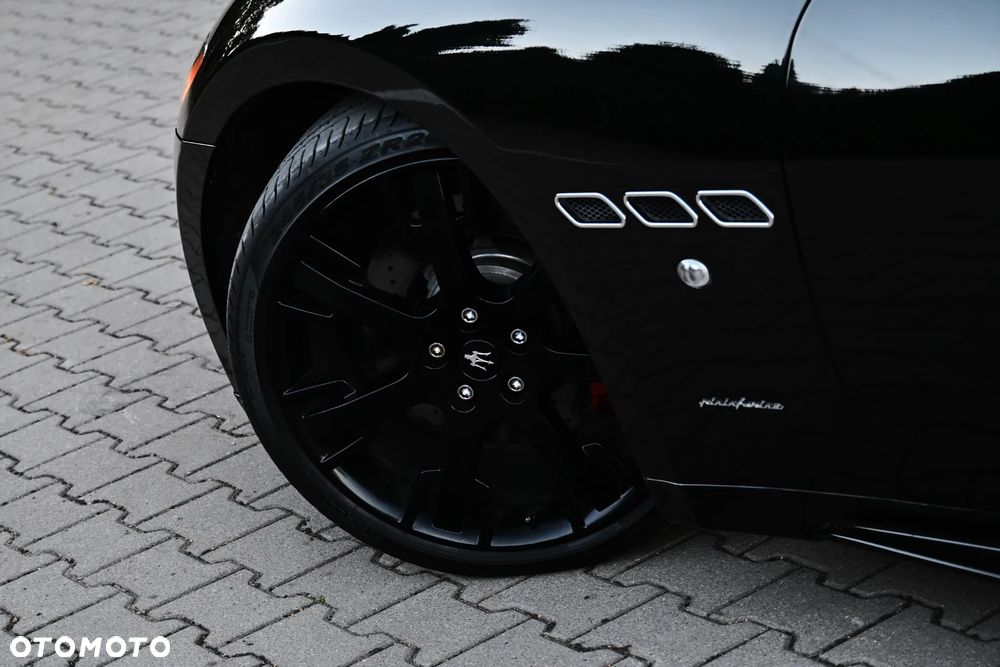 Maserati GranTurismo S Automatik - 23