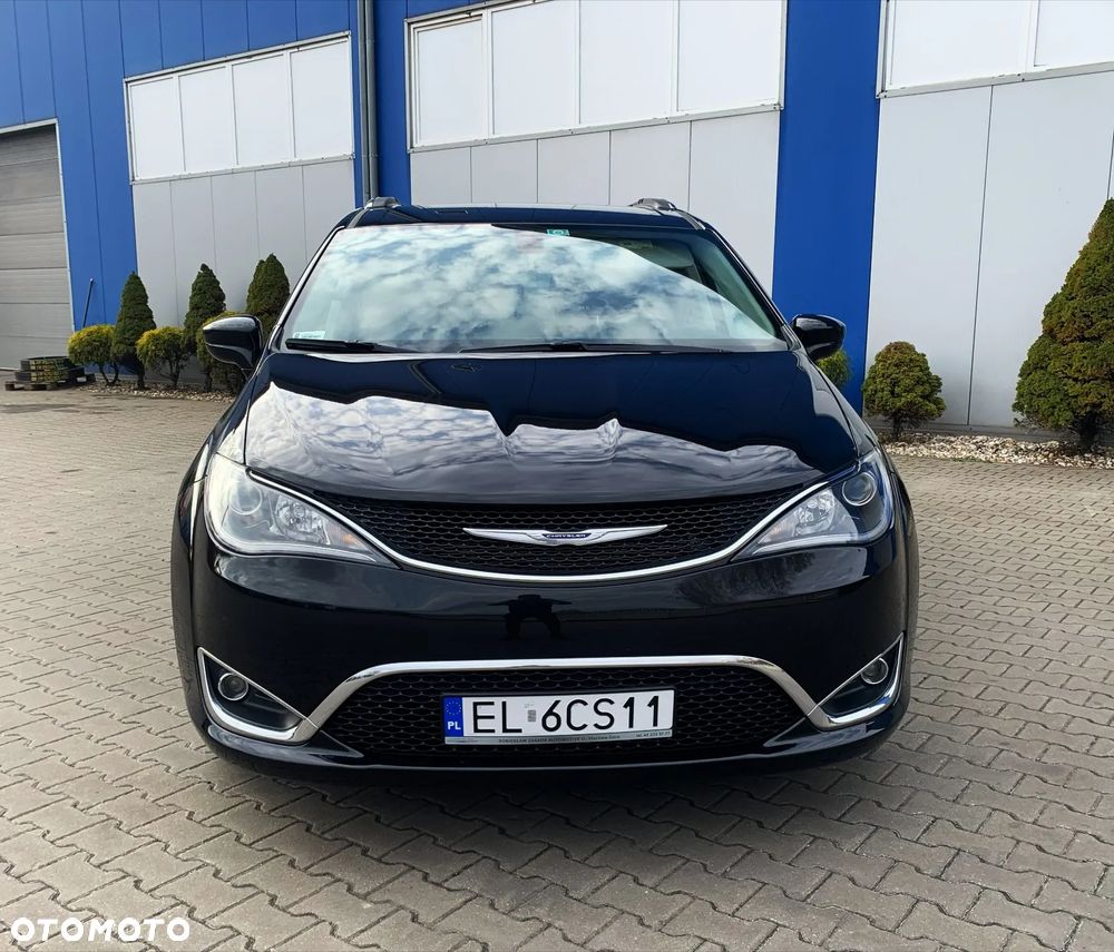 Chrysler Pacifica - 3