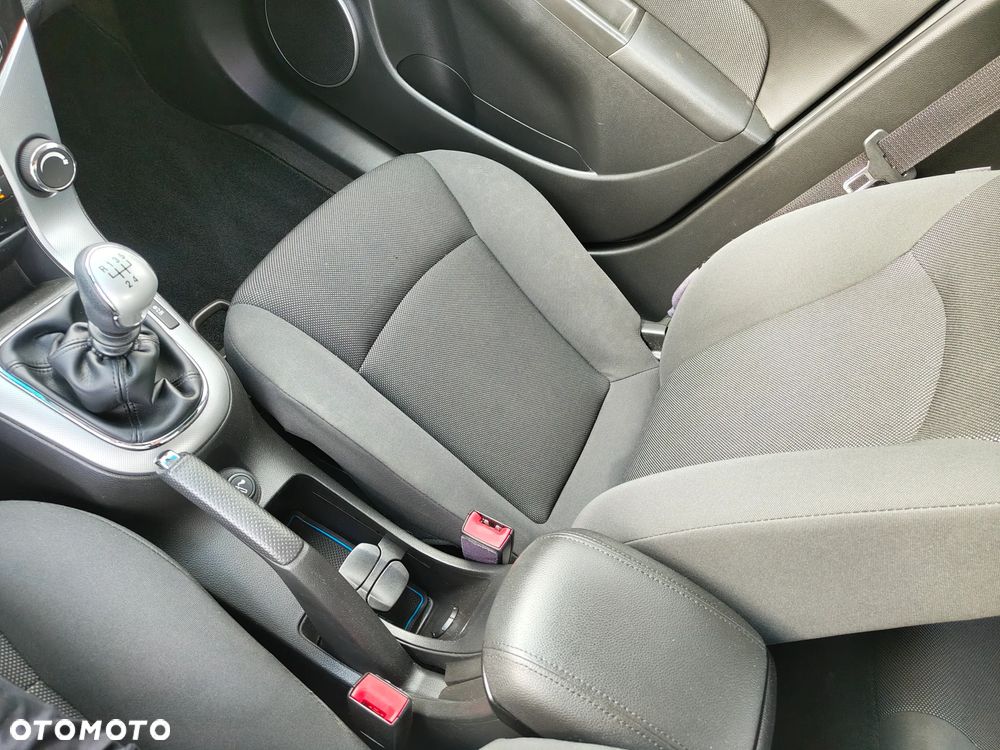 Chevrolet Cruze 1.8 LT - 16