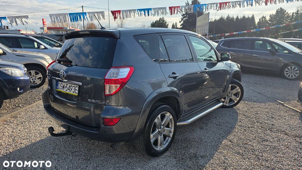 Toyota RAV4 - 10