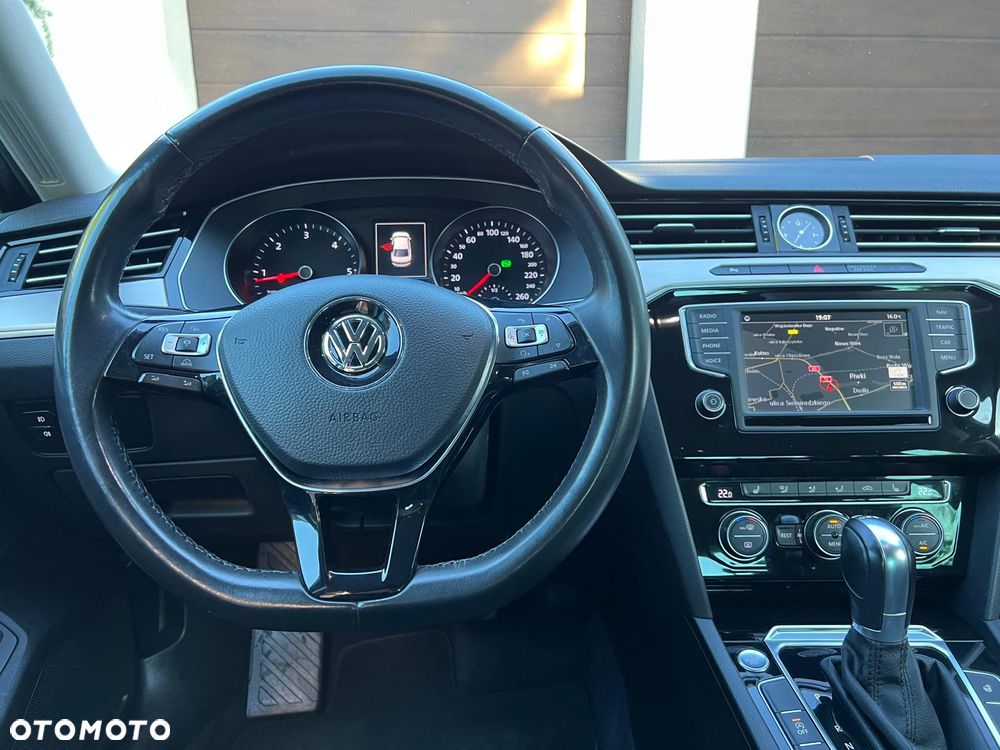 Volkswagen Passat 2.0 TDI SCR DSG Comfortline - 14