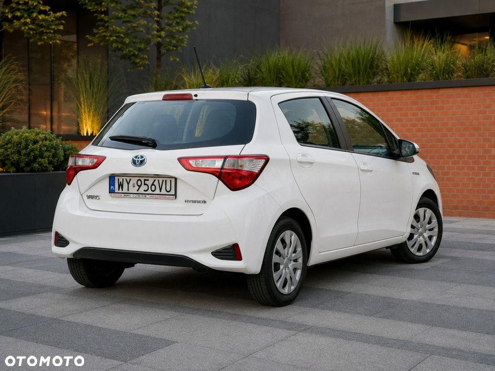 Toyota Yaris Hybrid 100 Dynamic EU6 - 2