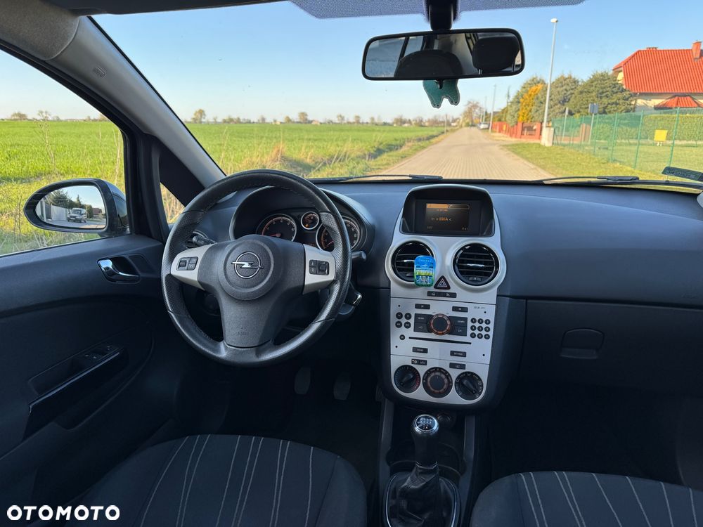 Opel Corsa 1.2 16V Cosmo - 6