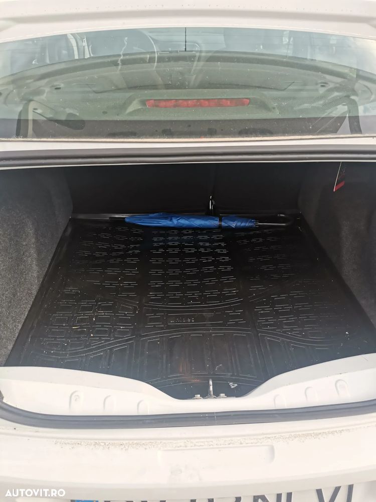 Peugeot 301 1.2 PureTech Active - 6