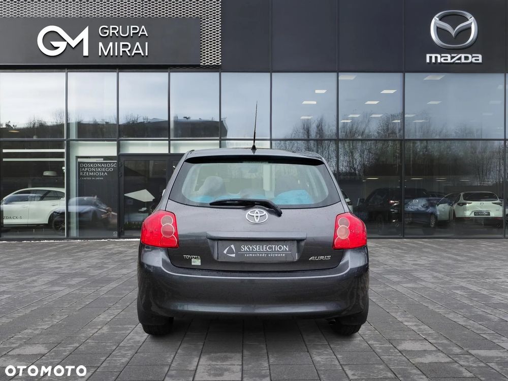Toyota Auris - 4