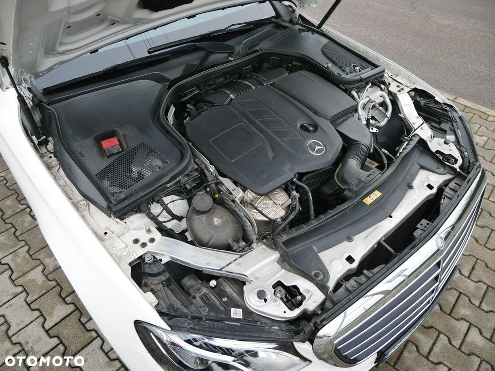 Mercedes-Benz Klasa E 220 d 9G-TRONIC - 28