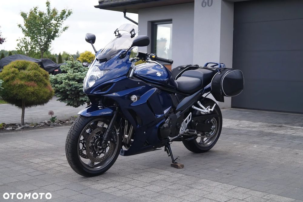 Suzuki GSX - 2