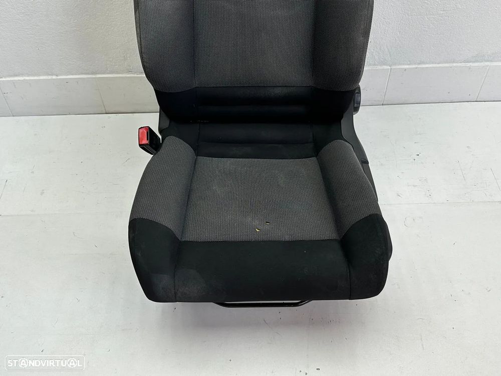 Conjunto Bancos - Citroen C4 Cactus (2014) - 8