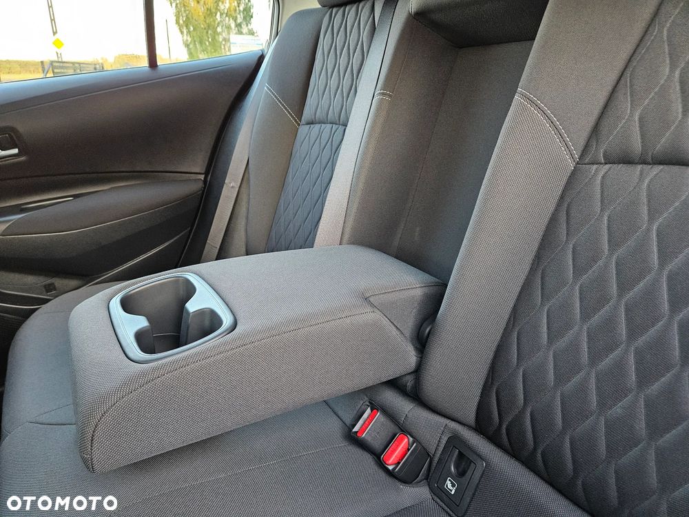 Toyota Corolla 1.8 Hybrid Comfort - 29