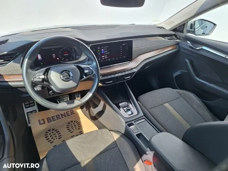 Skoda Octavia Combi 2.0 TDI DSG 4X4 Scout - 10