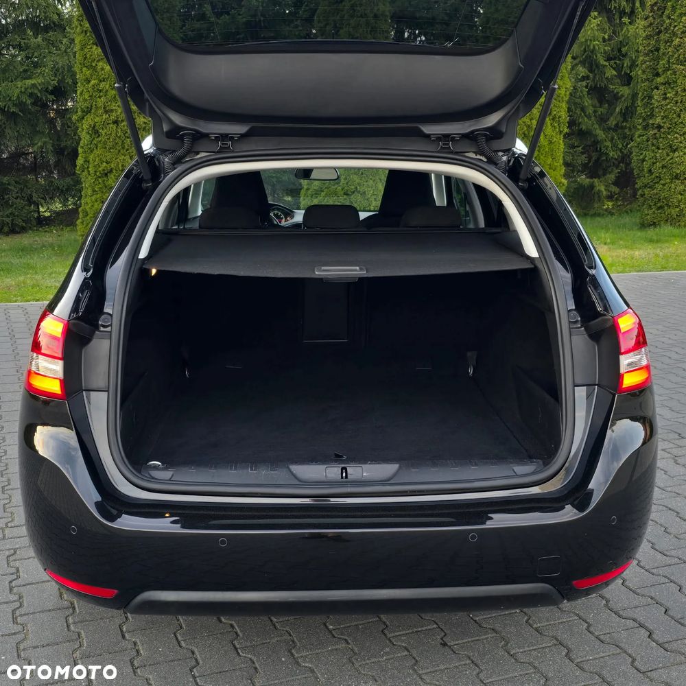 Peugeot 308 PureTech 130 GPF EAT8 Stop & Start Active Business-Paket - 19