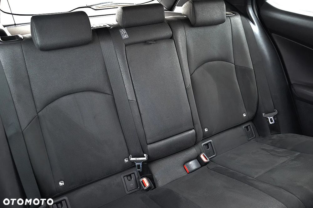 Lexus UX 250h Business Edition - 14