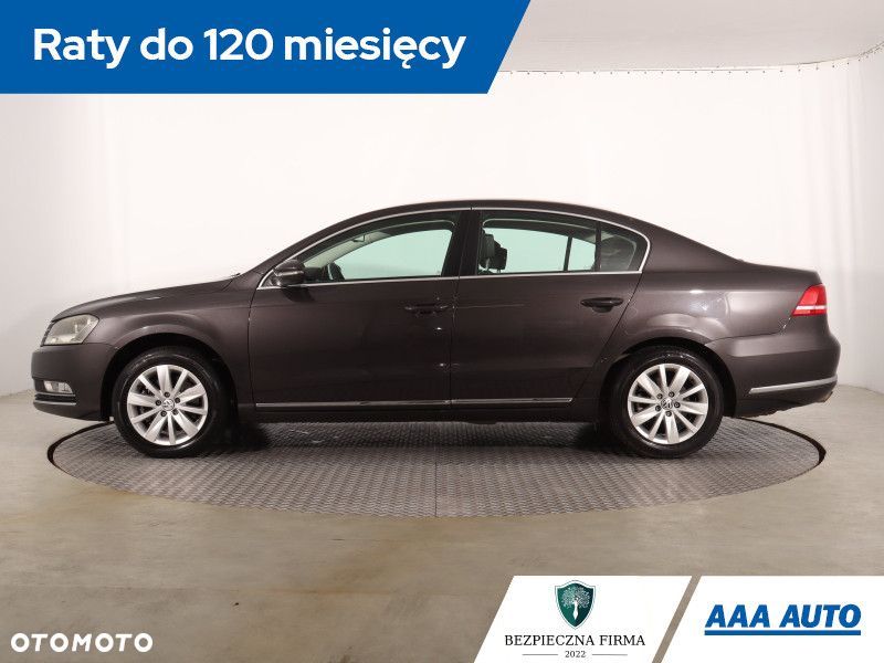 Volkswagen Passat - 4