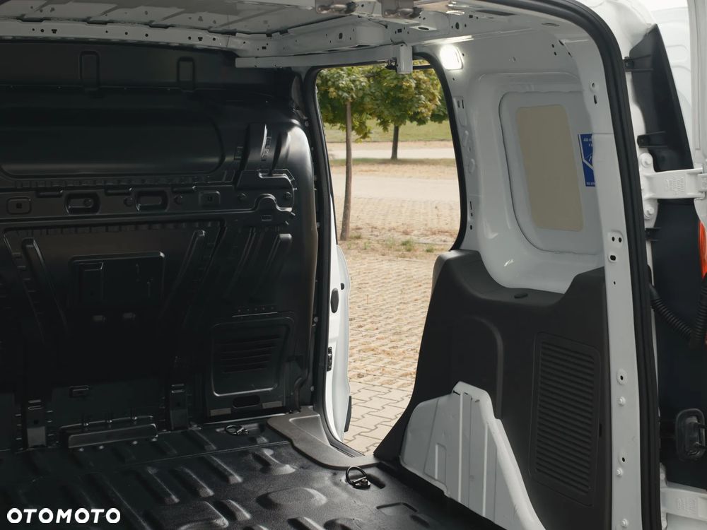 Ford Transit Connect - 11