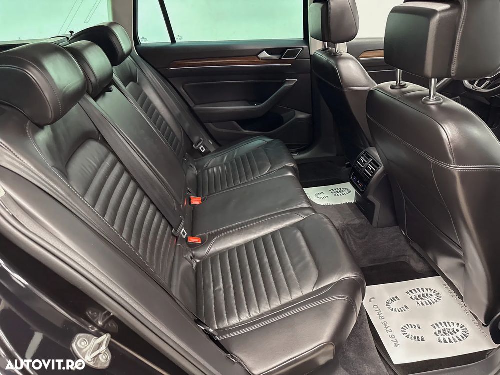 Volkswagen Passat Variant 2.0 TDI DSG 4Motion Highline - 19