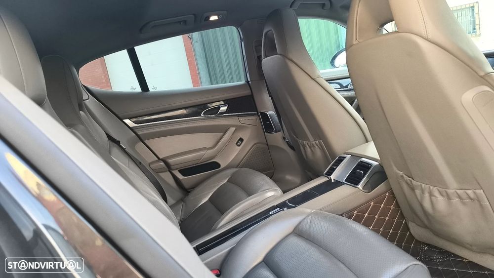 Porsche Panamera 4 Platinum Edition PDK - 13