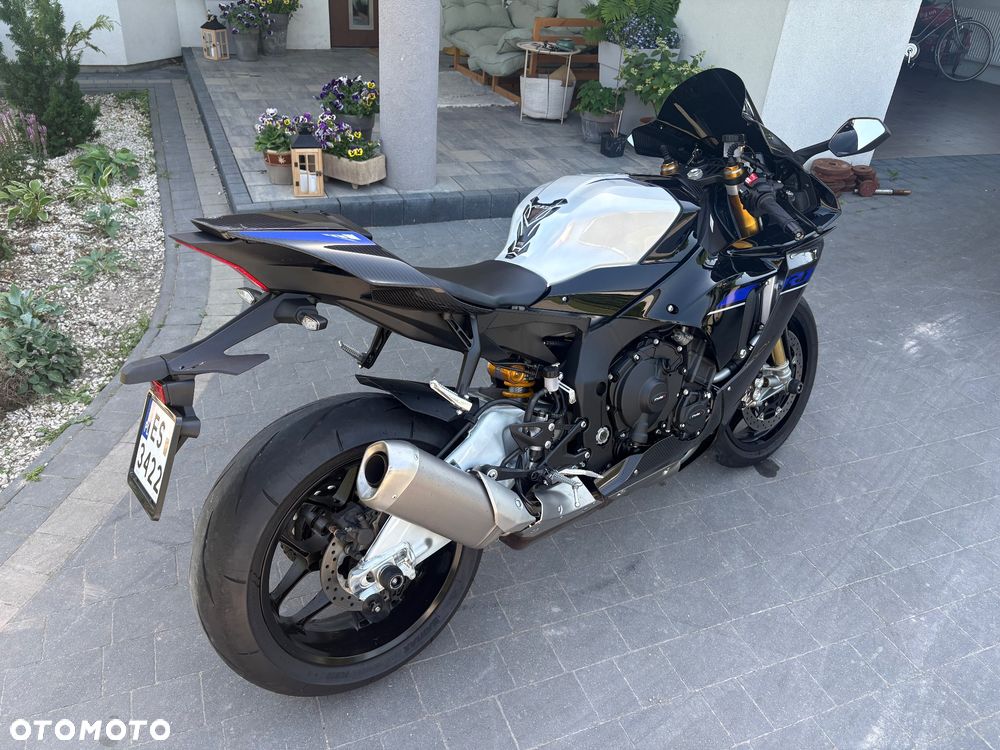Yamaha R1 - 5