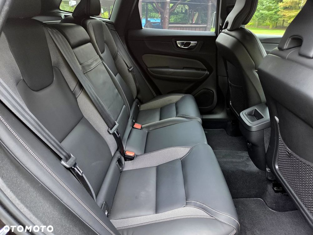 Volvo XC 60 B4 D Ultimate Dark - 34