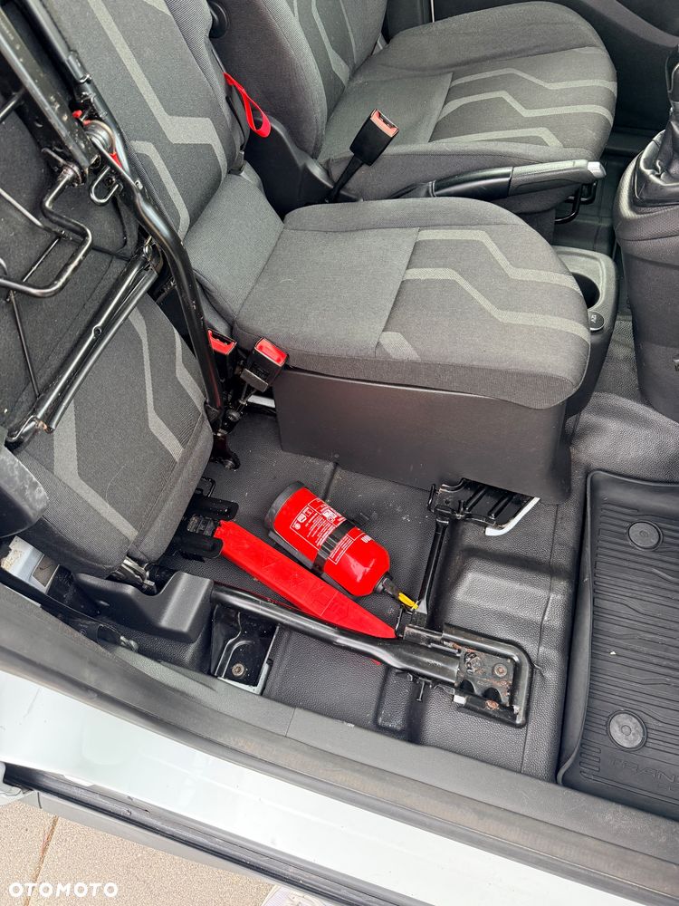 Ford Transit Connect - 15