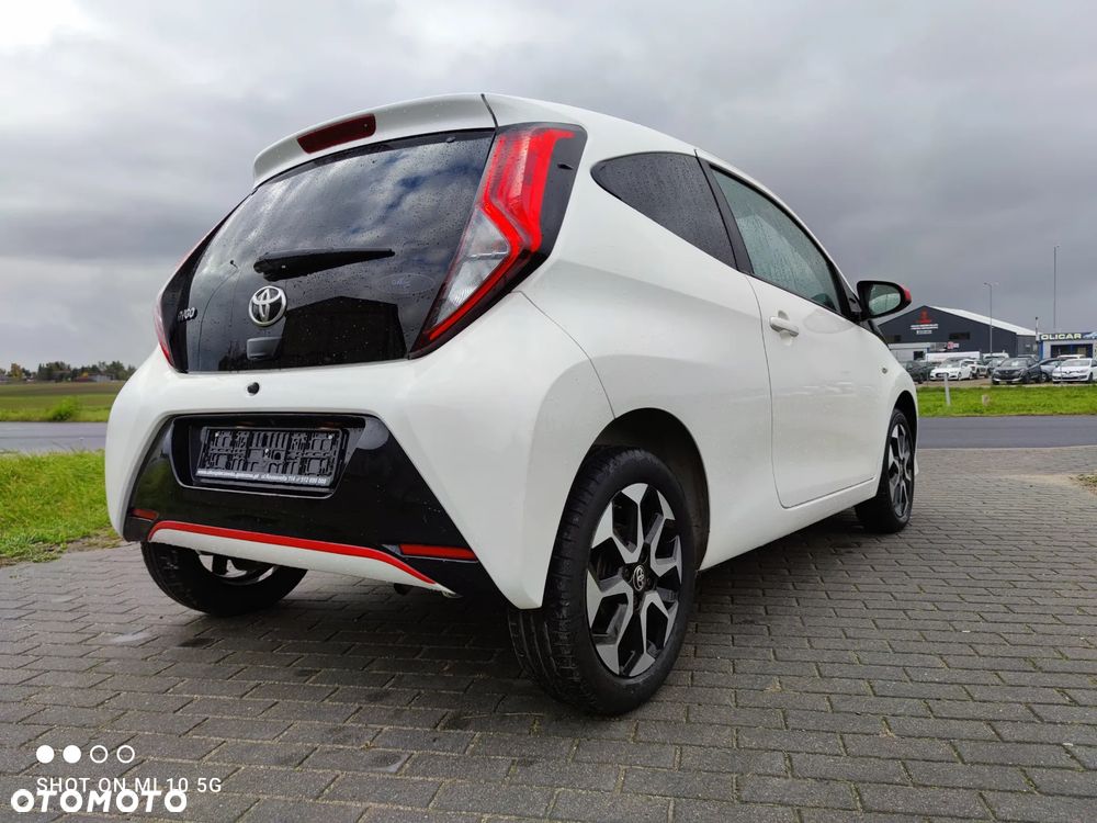 Toyota Aygo x-play connect - 7