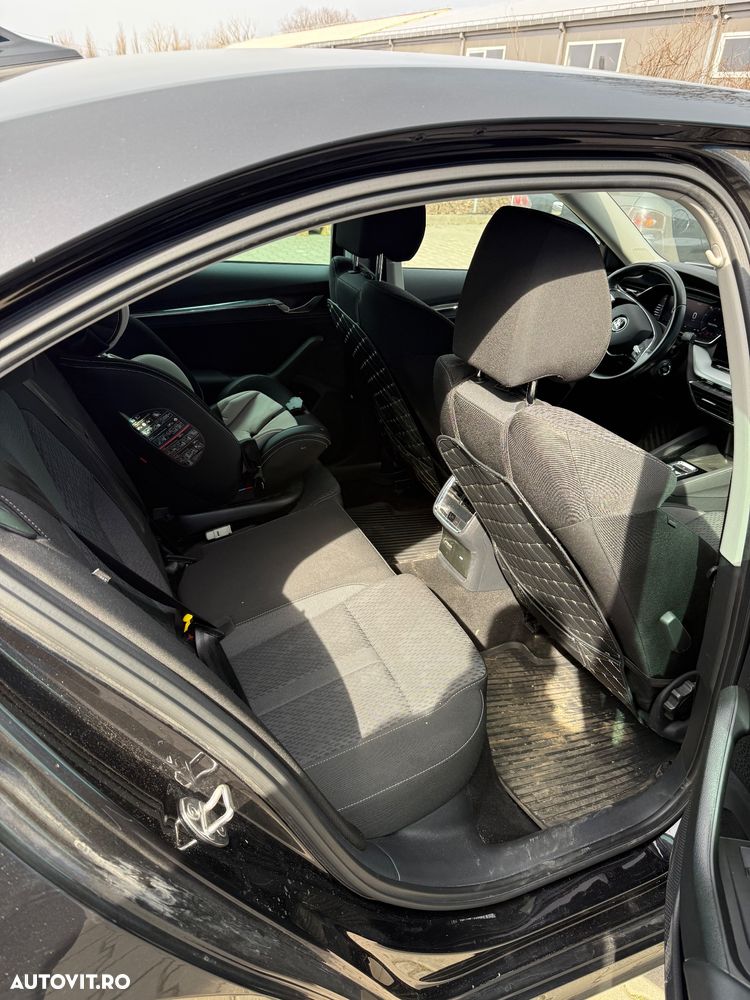 Skoda Octavia 2.0 TDI DSG Style - 11