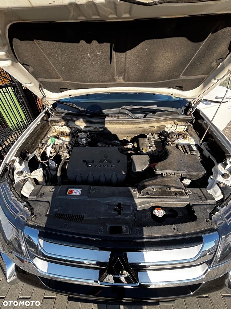 Mitsubishi Outlander 2.0 Intense + Navi 4WD CVT - 16