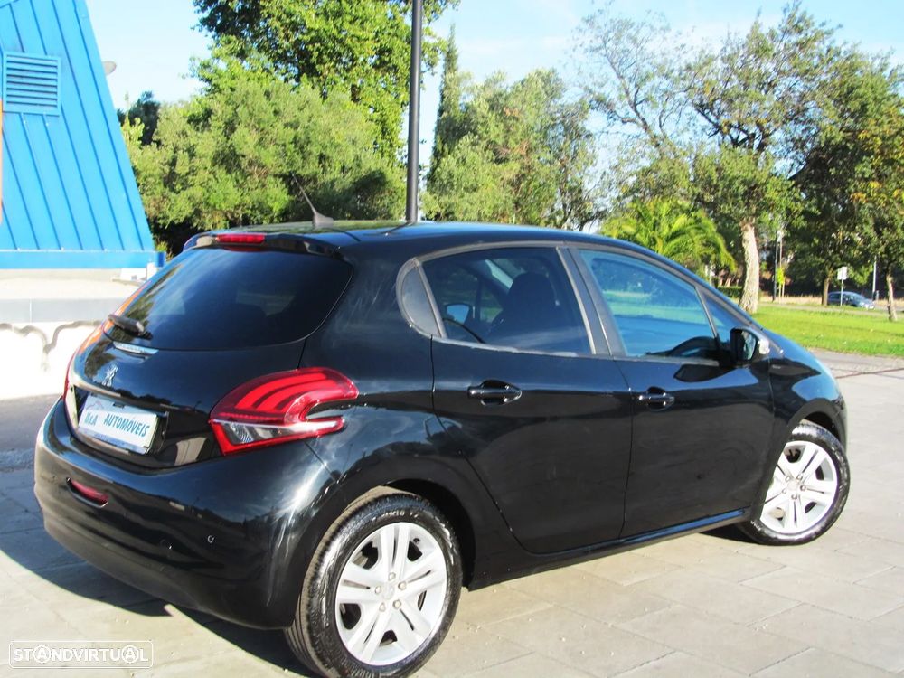 Peugeot 208 PureTech 82 Stop & Start Signature - 28