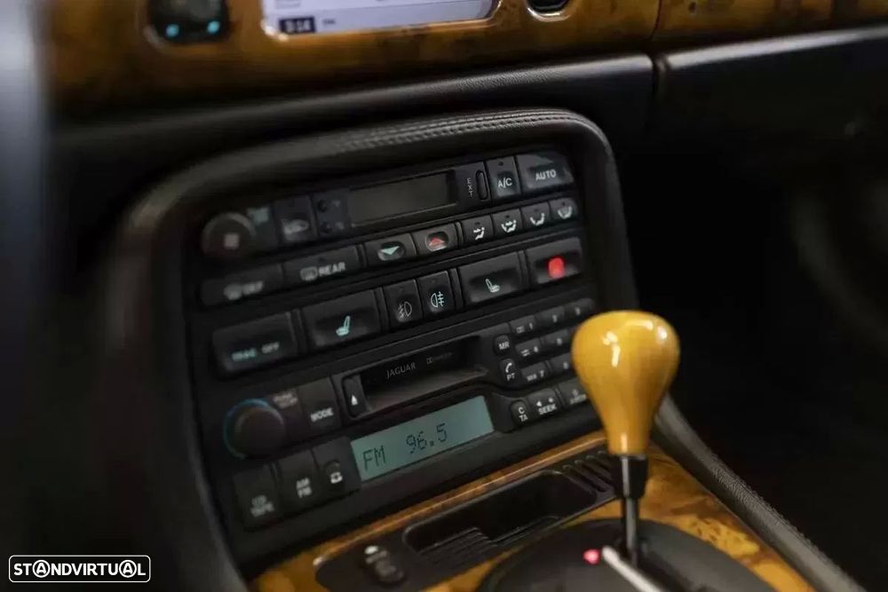 Jaguar XK XKR 4.0 Convertible - 23