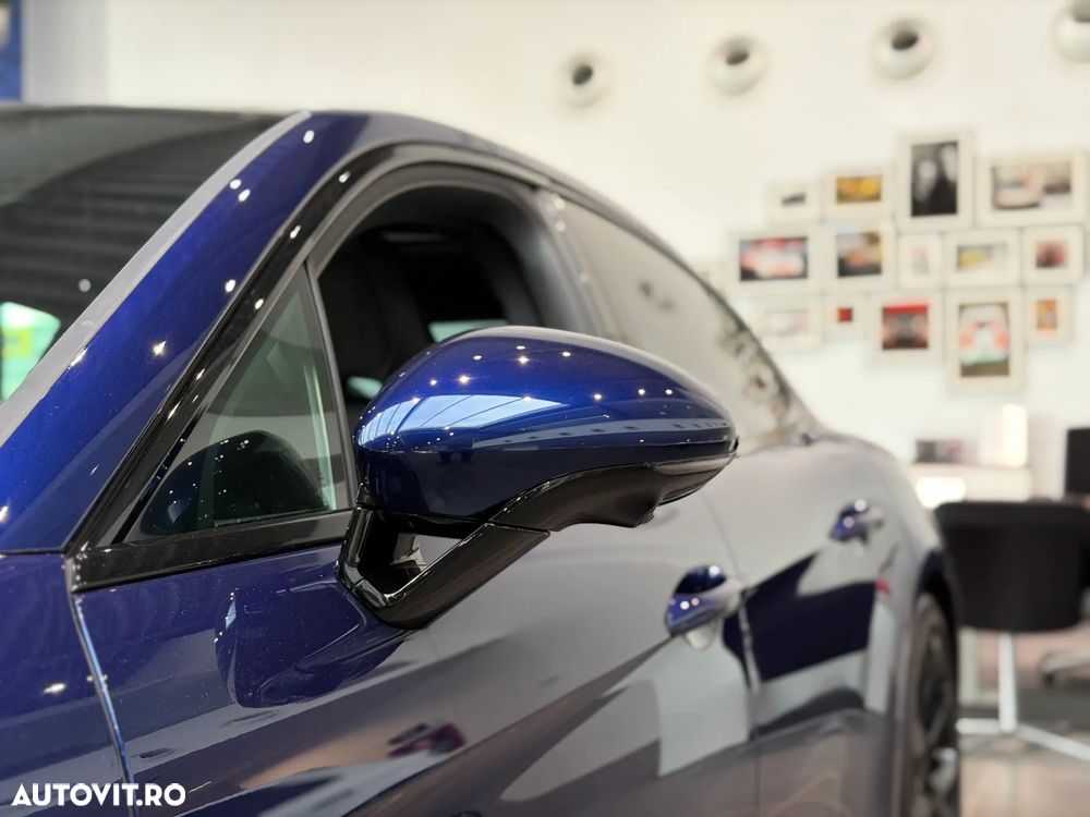 Porsche Panamera 4 E-Hybrid - 11