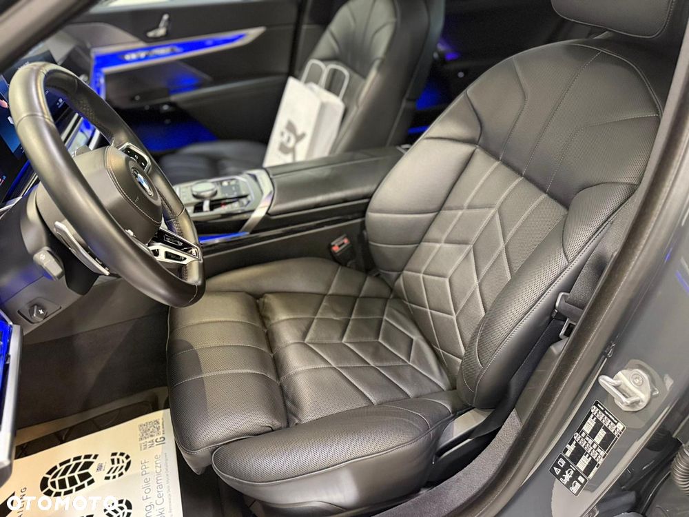 BMW Seria 7 730d mHEV - 13