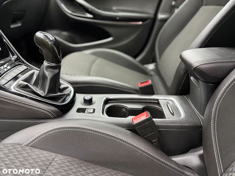 Opel Astra 1.4 Turbo Edition - 21