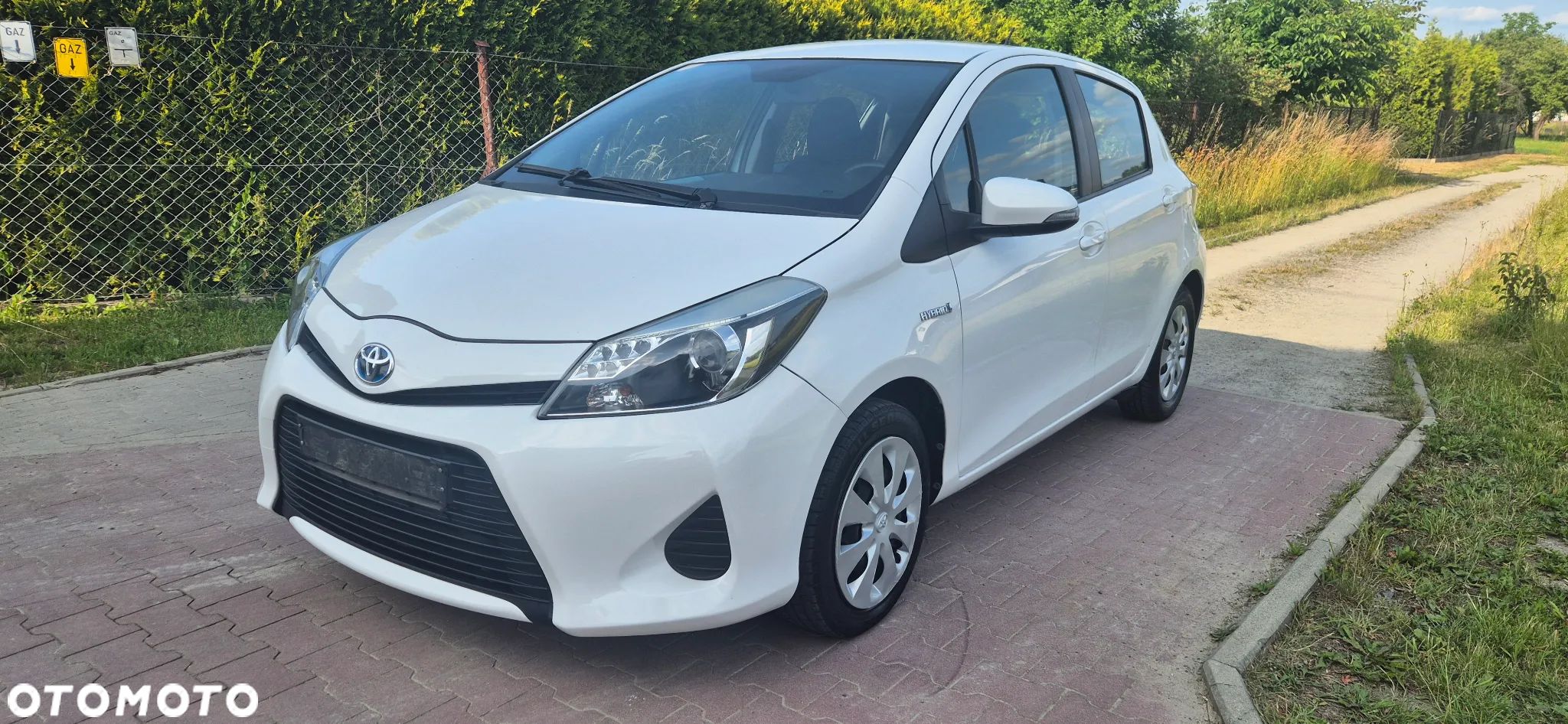 Toyota Yaris Hybrid 1.5 VVT-i Comfort - 1