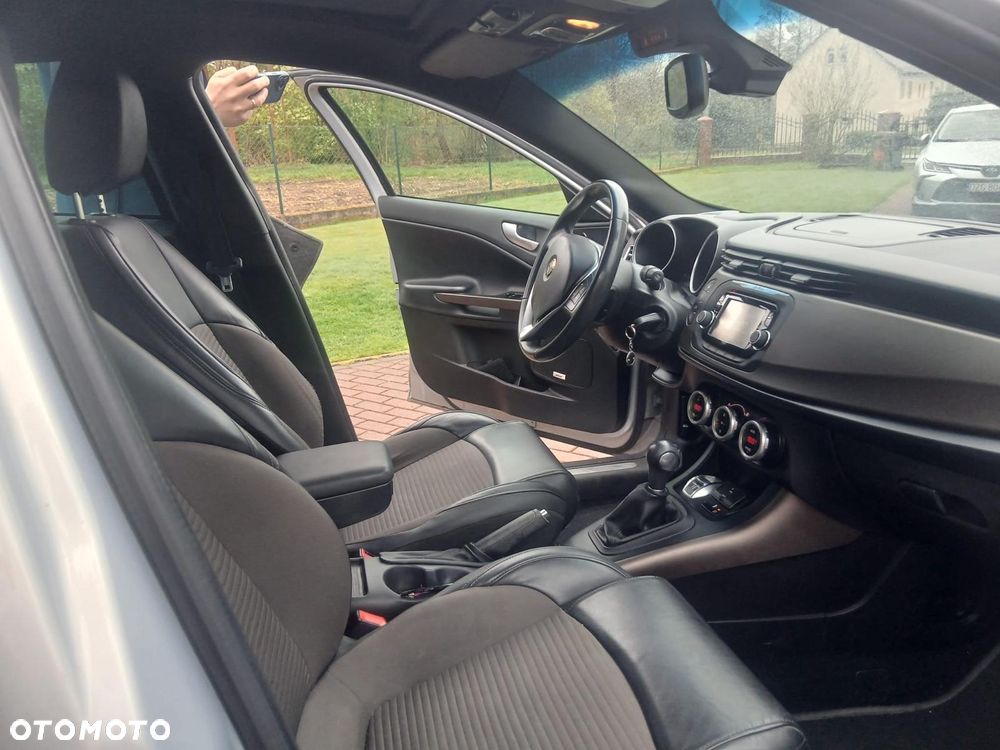 Alfa Romeo Giulietta 1.4 TB MultiAir Exclusive TCT - 11