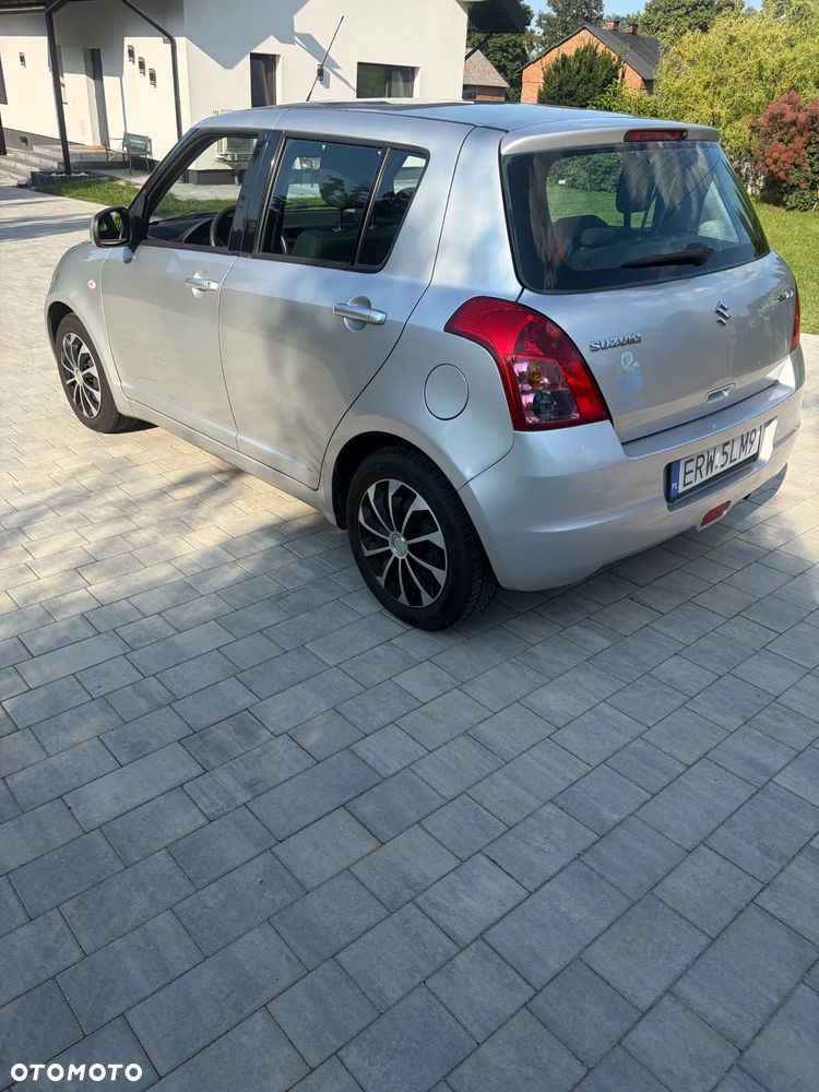 Suzuki Swift 1.3 GLX / Comfort - 2