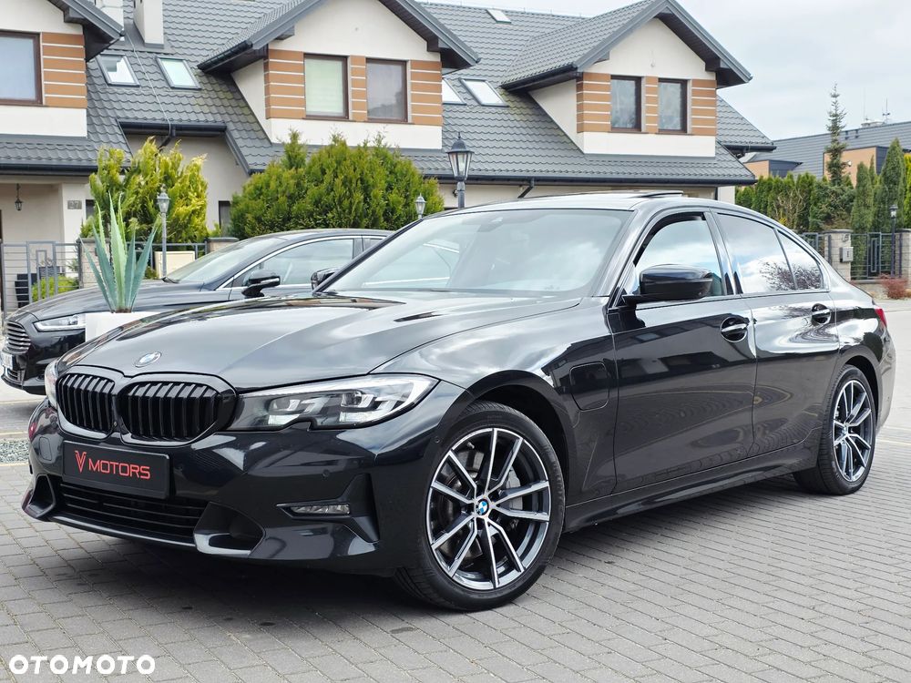 BMW Seria 3 330e Sport Line - 39