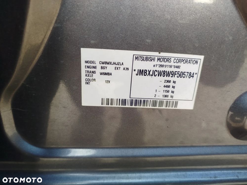 Mitsubishi Outlander - 16