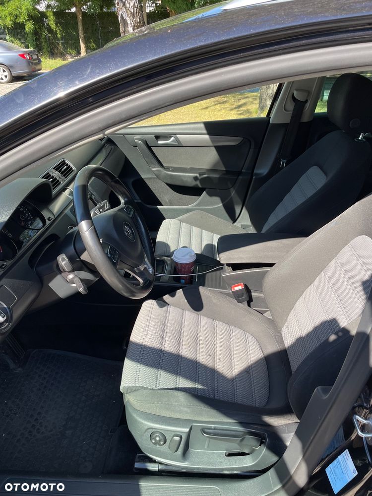 Volkswagen Passat 1.6 TDI Comfortline - 13