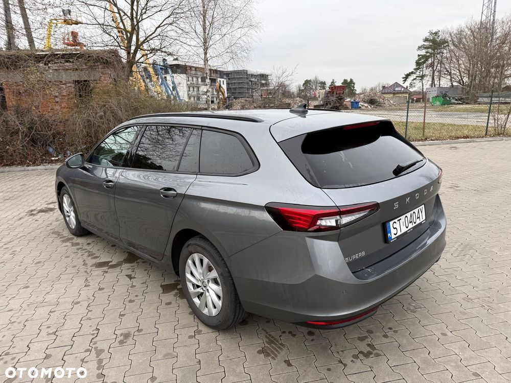 Skoda Superb 2.0 TDI SCR Essence DSG - 5