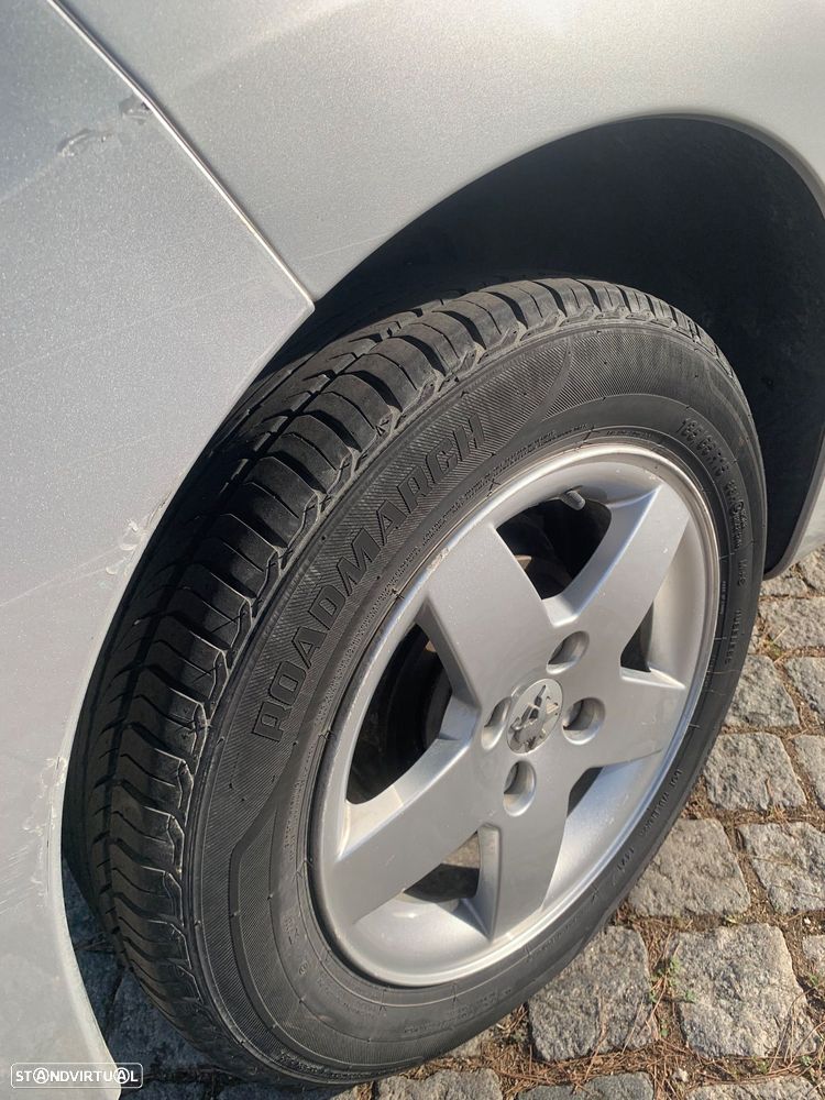 Peugeot 207 1.4 16V Active - 6
