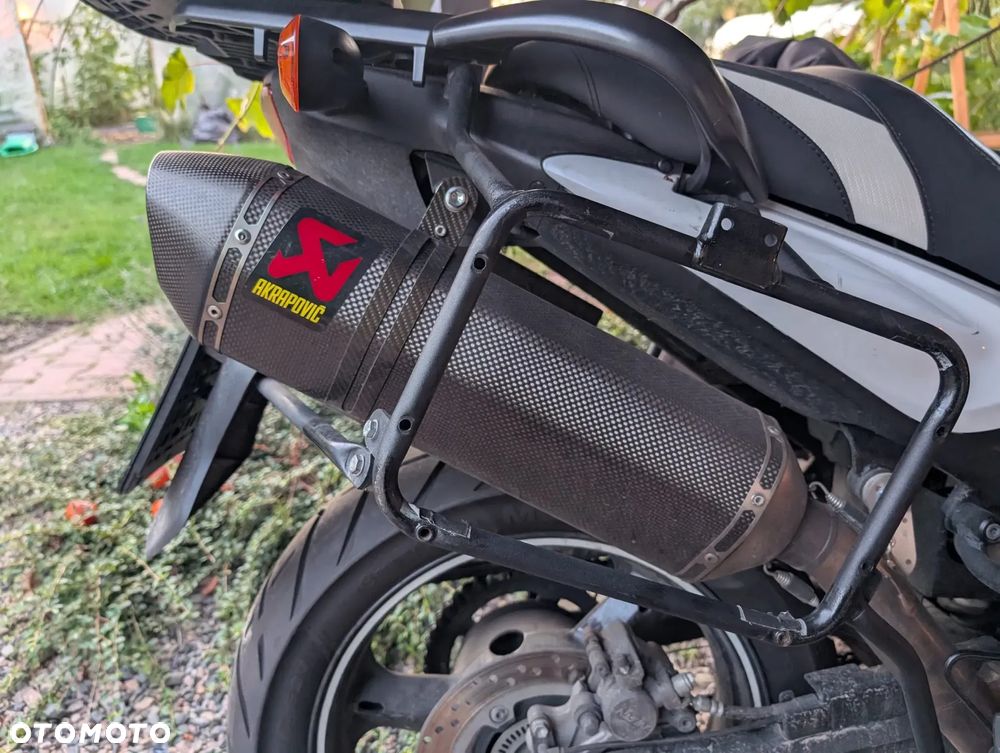 Suzuki V-STROM - 10