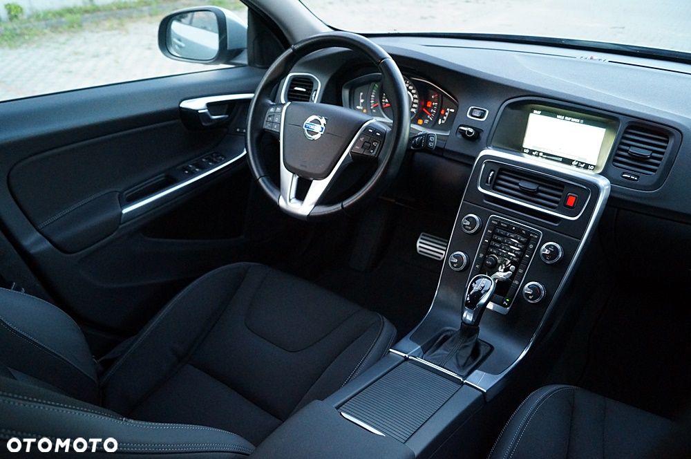 Volvo V60 D4 Geartronic Summum - 20