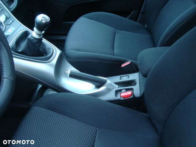 Kia Rio - 7