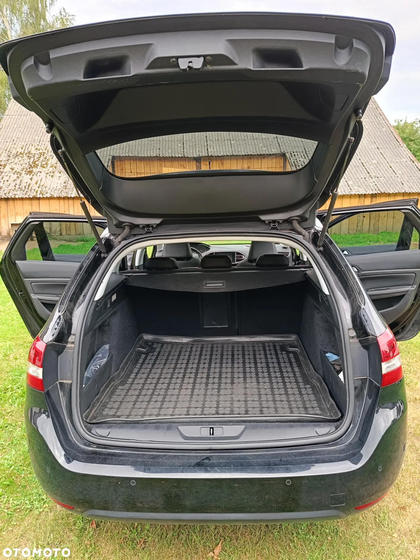 Peugeot 308 1.6 BlueHDi Allure S&S - 23