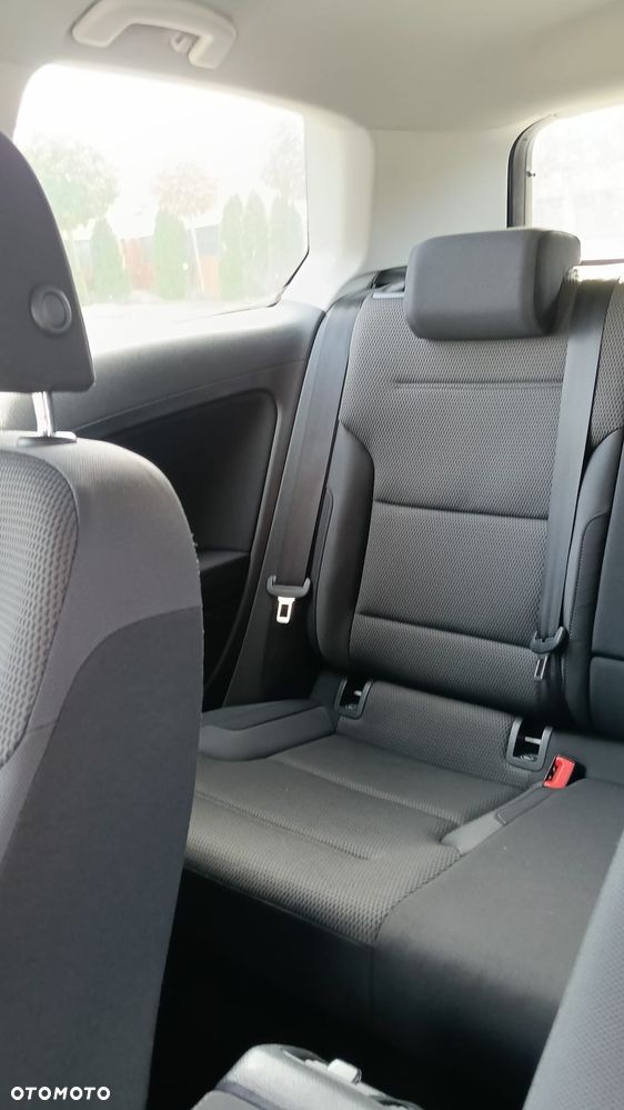 Volkswagen Golf 1.6 TDI DPF BlueMotion - 23