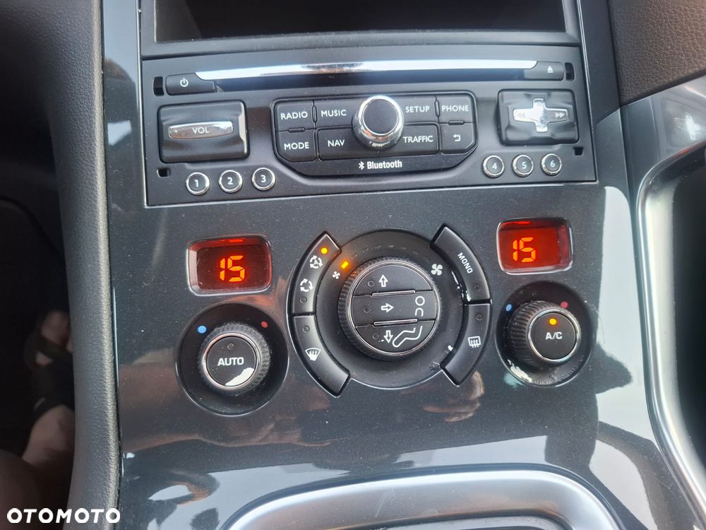 Peugeot 3008 2.0 HDi HYbrid4 - 22