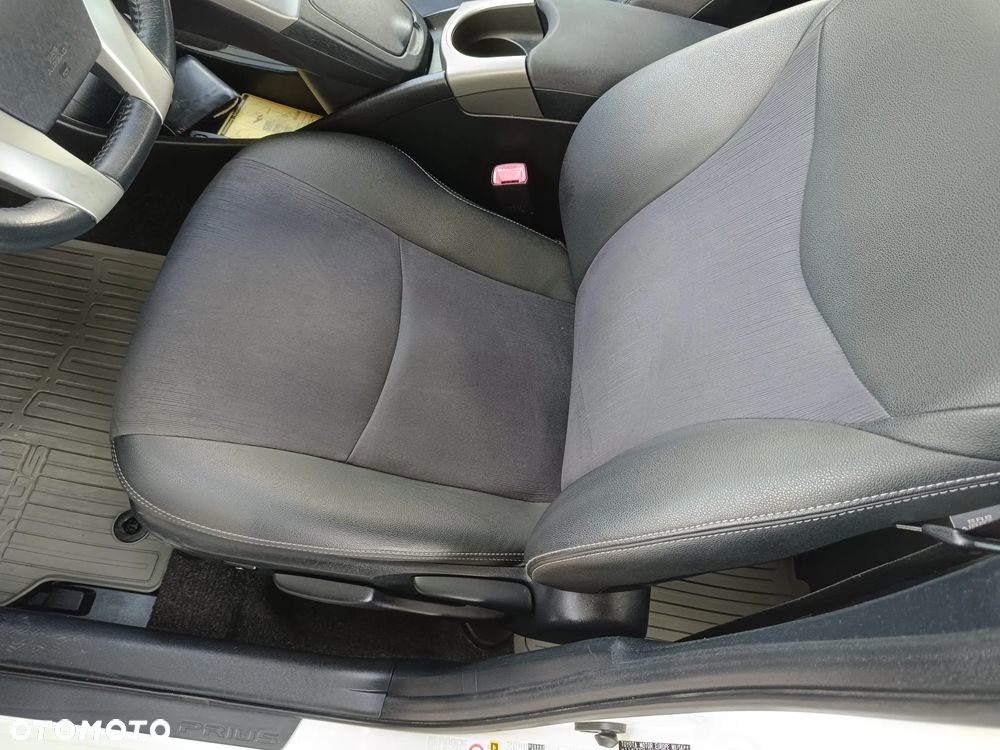 Toyota Prius 1.8 HSD Prestige - 21