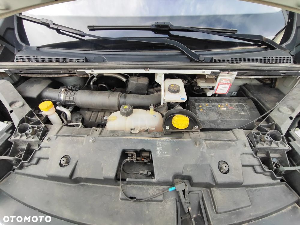 Renault Trafic 2.0 dCi - 22