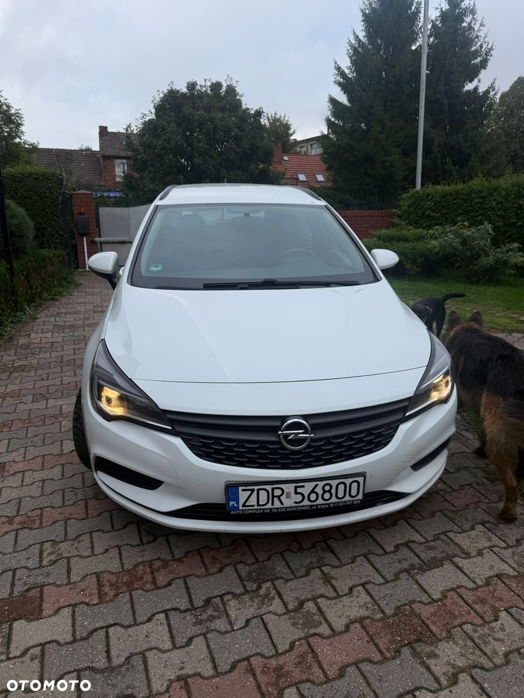 Opel Astra 1.6 CDTI Essentia - 8