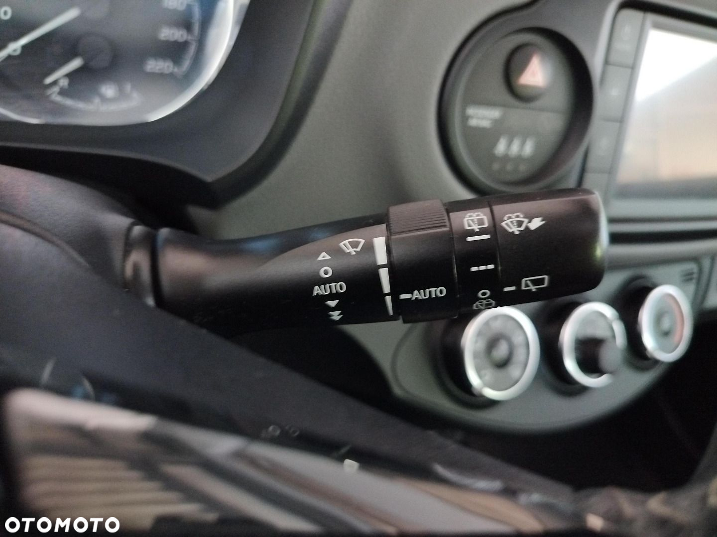 Toyota Yaris - 16