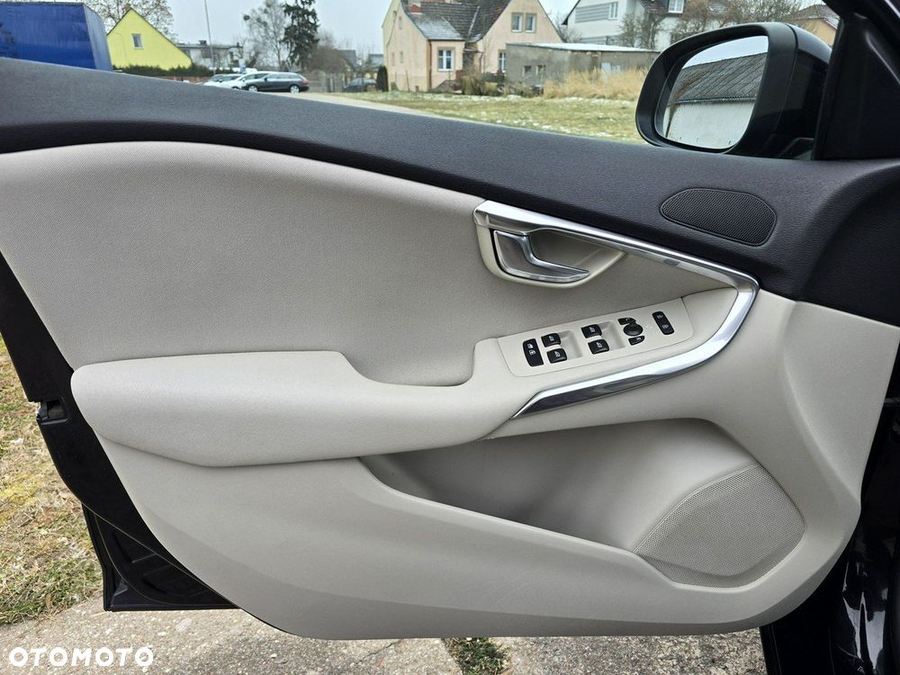 Volvo V40 - 10